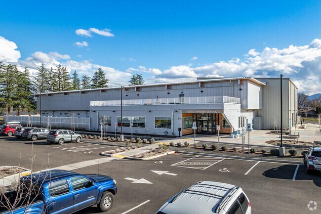 Rogue Primary School is a top-rated elementary school in Central Point.