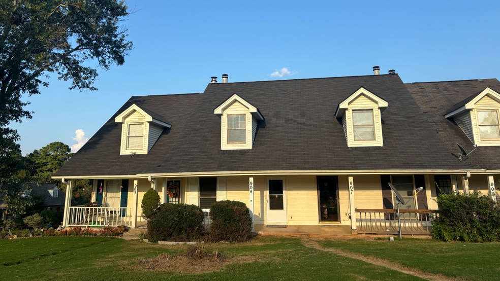 905 Park Place NE, Conyers, GA 30012 - photo 1