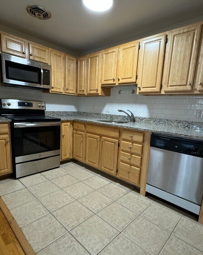 73 Parkman St unit 2, Brookline, MA 02446 - photo 4