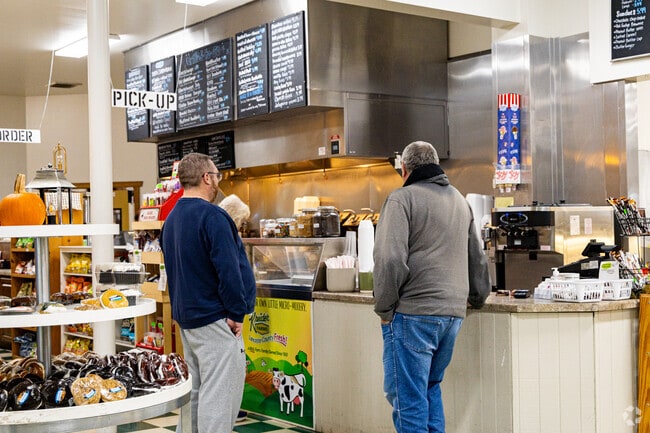 Southampton locals can grab pastries and coffee at Jane’s Art of Pie Cafe.