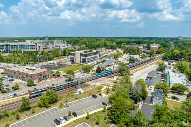 Jewell Road is a dense suburb with quick access to dining, transportation and great outdoors.