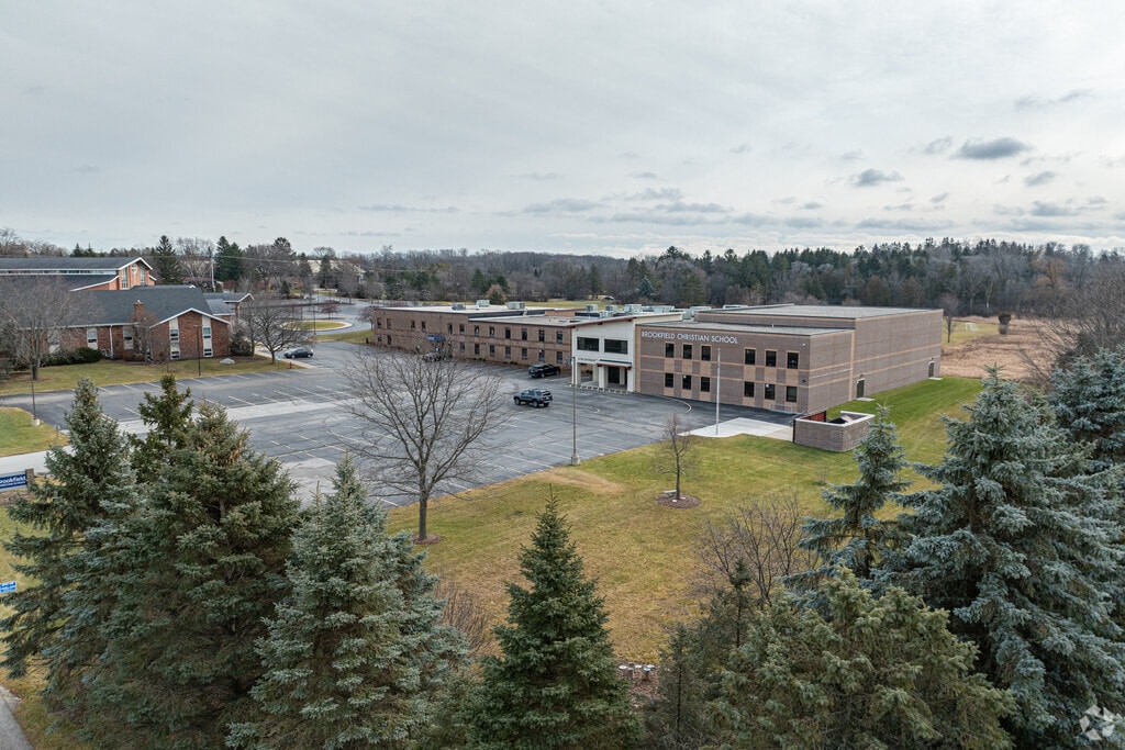 The beautiful campus at Brookfield Christan School.