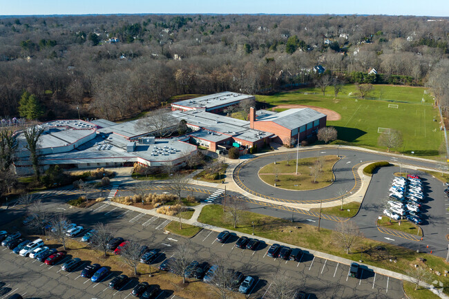 Long Lots School serves elementary students.