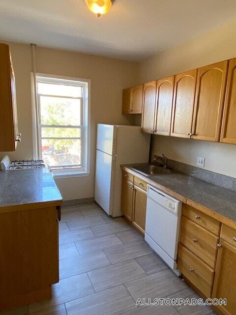 4 Farrington Ave Unit 3, Boston, MA 02134