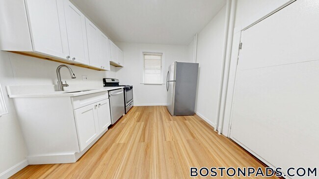 17 Pond St unit 3, Boston, MA 02130 - photo 2