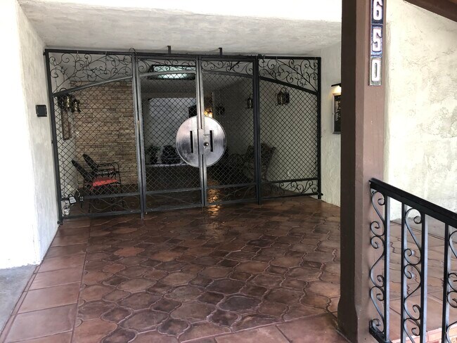 5650 Sumner Way unit Apartment for rent, Culver City, CA 90230 - photo 3