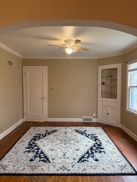 405 S Hine Ave, Waukesha, WI 53188