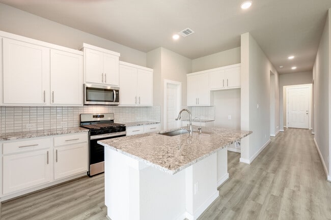 12216 Latticework, Schertz, TX 78154 - photo 5