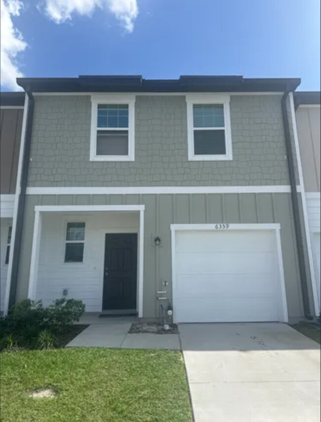 6359 Kay Morgan Ln, Gibsonton, FL 33534