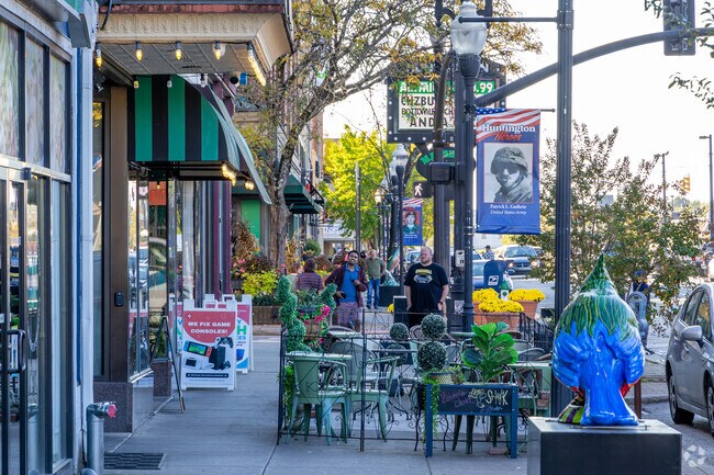 The Downtown Huntington is a walk able area with many local shops and restaurants to check out.