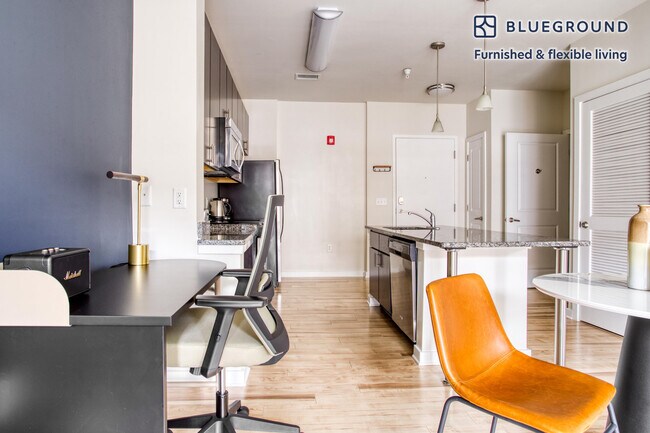 360 H St NE unit FL5-ID512, Washington, DC 20002 - photo 4