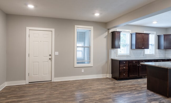 618 4th St NW unit 1, Grand Rapids, MI 49504 - photo 3