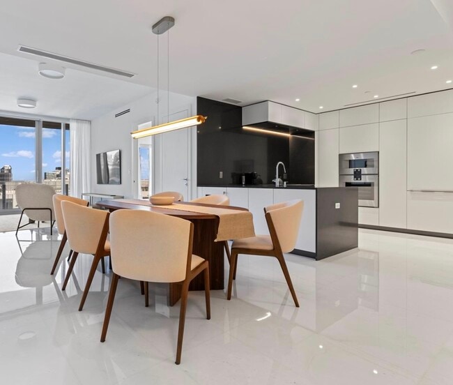 Aston Martin Residences unit 4509, Miami, FL 33131 - photo 2