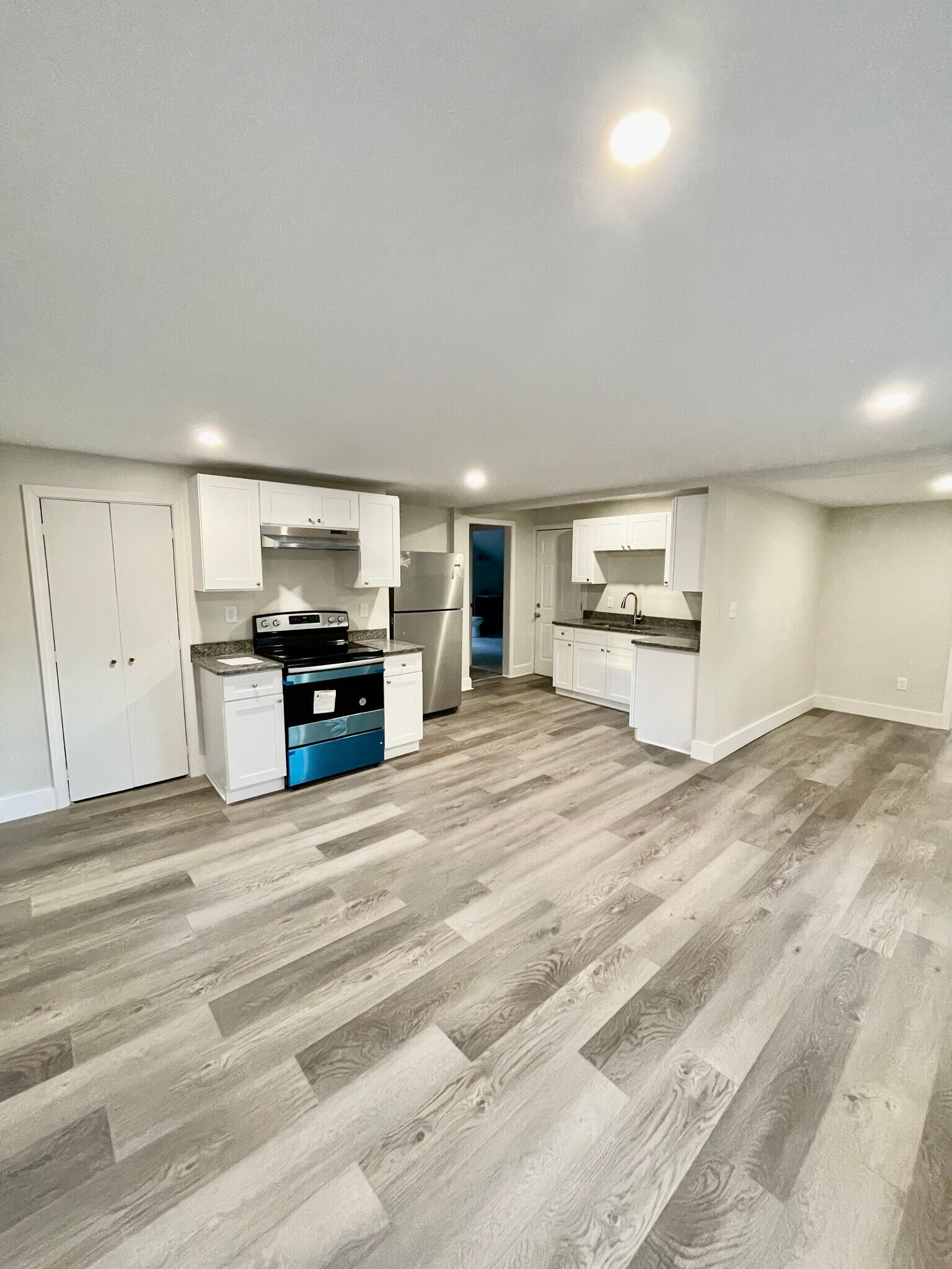 16 Crompton St unit 1, Worcester, MA 01610 - photo 1