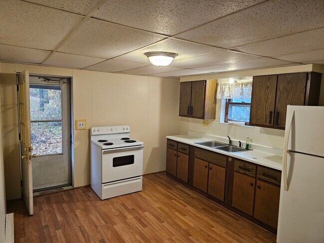 26024 Randall Rd unit 26024 Randall Rd, Dowagiac, MI 49047 - photo 3