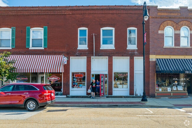 From local shops to historic landmarks, Main Street Collinsville has it all.