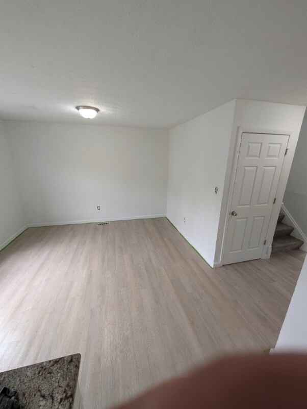 9338 Mt Auburn Ave unit 5, Cleveland, OH 44104 - photo 4