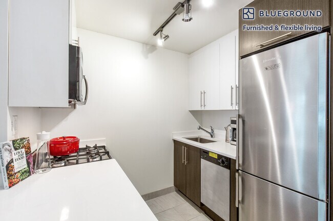 360 W 34th St unit FL12-ID230, New York, NY 10001 - photo 5