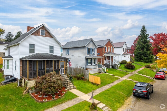 A row of shotgun homes, a popular architectural style in East Franklin Township.