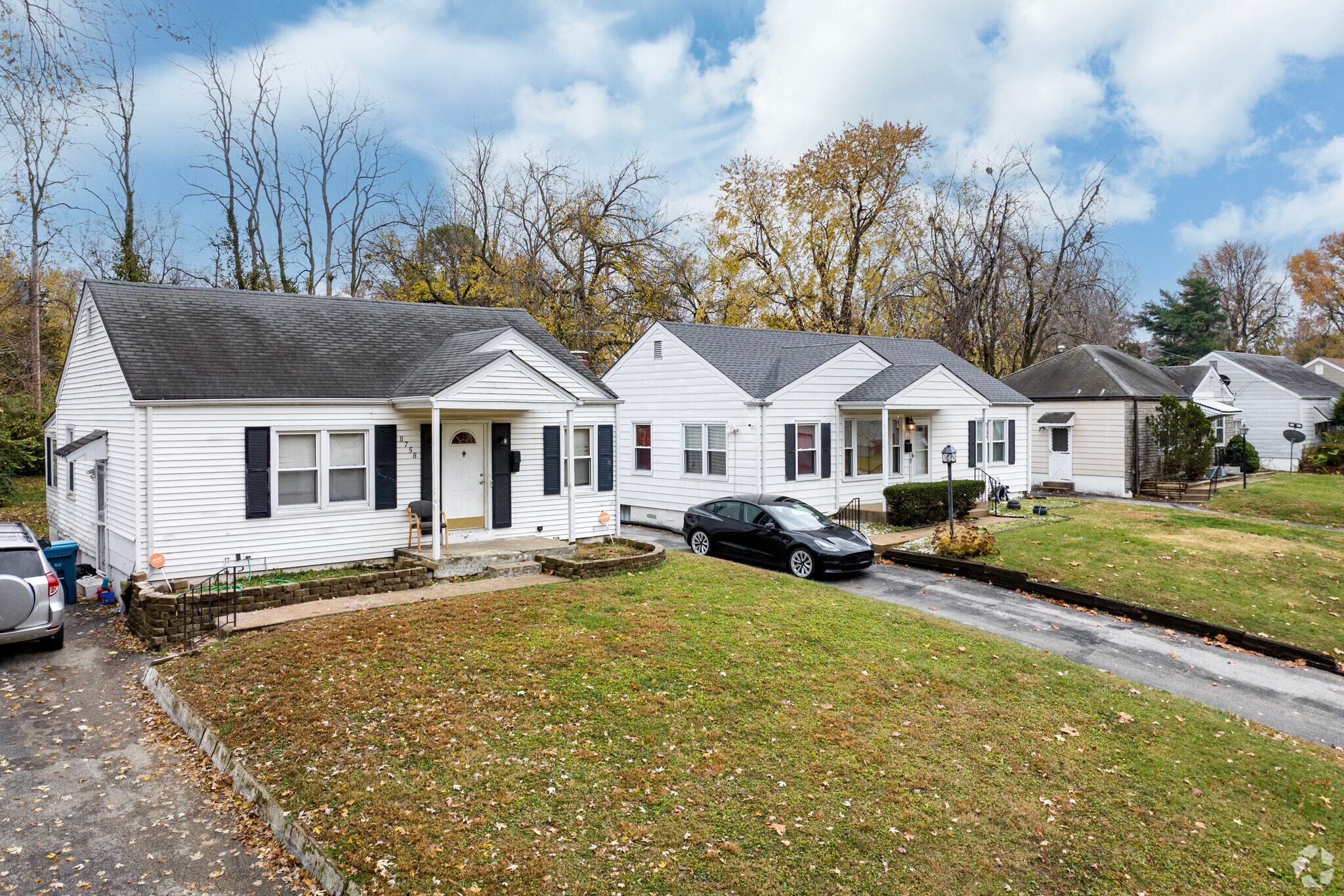 Ranch style homes with large front yards line the quieter streets of Jennings.