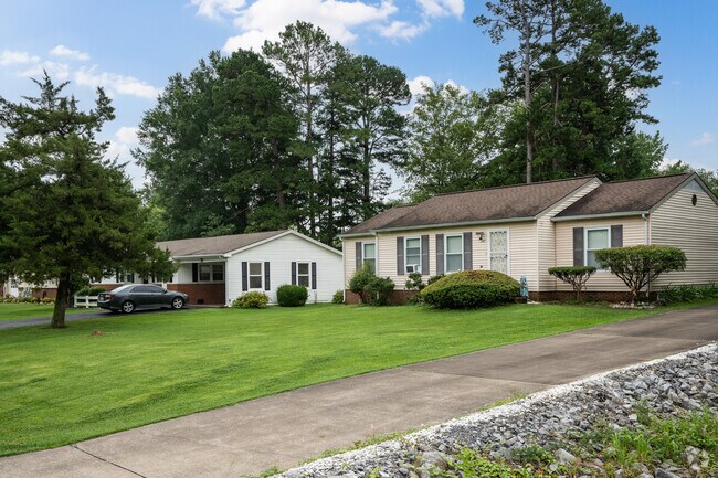 Homes in Cherokee tend to have sizable front yards.