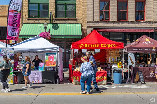 Visit the annual Downtown Fargo Street Fair for great shopping and dining.