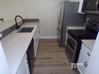 18158 Mohawk Dr, Spring Lake, MI 49456