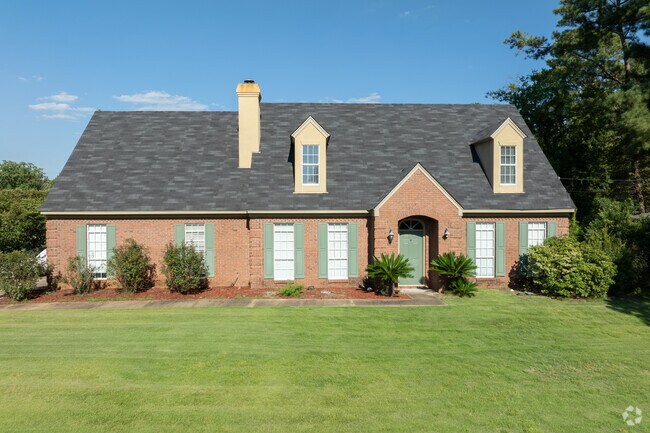 Well maintained homes show the pride that Ridgefield residents take in their neighborhood.