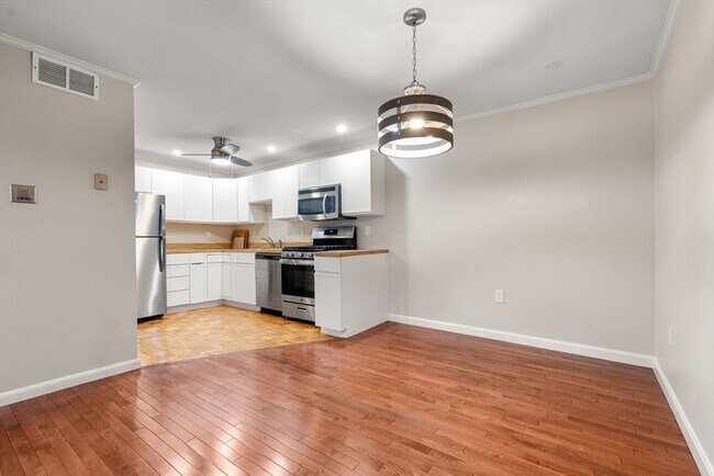 1216 Vfw Pkwy unit 40, West Roxbury, MA 02132 - photo 3