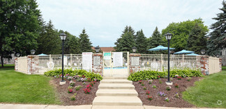 2925 Fish Hatchery Rd, Fitchburg, WI 53713