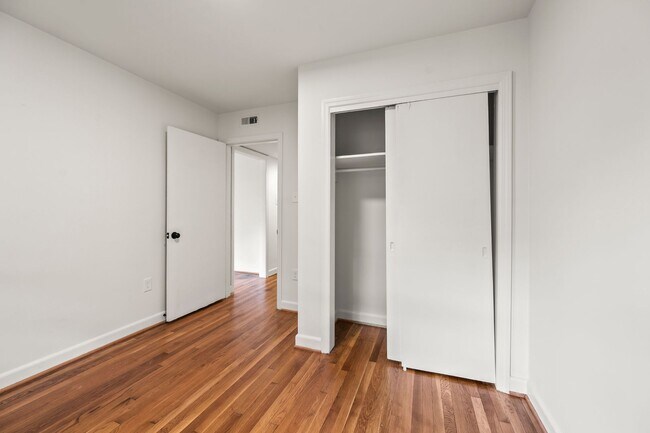 1640 W Northwest Blvd unit 10, Winston Salem, NC 27104 - photo 7