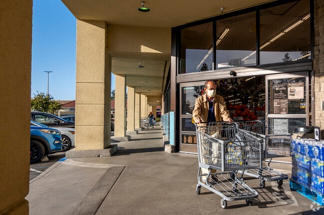 Lucky is a great option for grocery shopping in the Evergreen Estates neighborhood.