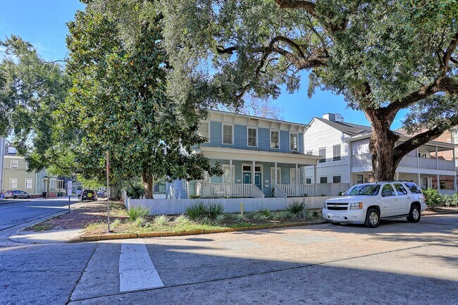 303 W Park Ave unit D, Savannah, GA 31401 - photo 3