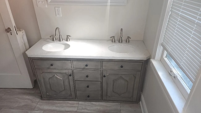 2608 E Newport Ave unit lower, Milwaukee, WI 53211 - photo 5