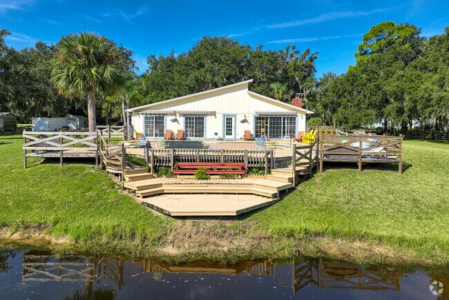 Village of Pine Run residents can enjoy backyards with waterfront views.