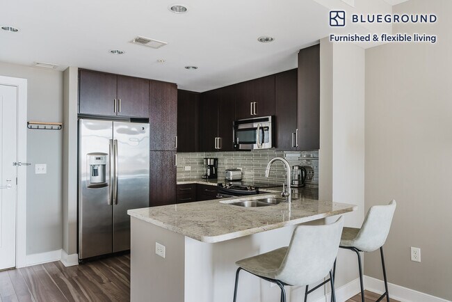 4800 Auburn Ave unit FL14-ID971, Bethesda, MD 20814 - photo 7