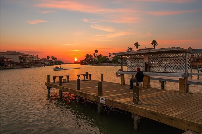 Anchor Resort Condominiums unit 152, Corpus Christi, TX 78418 - photo 2