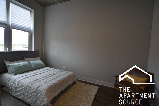 3833 N Broadway St unit 613, Chicago, IL 60613 - photo 4