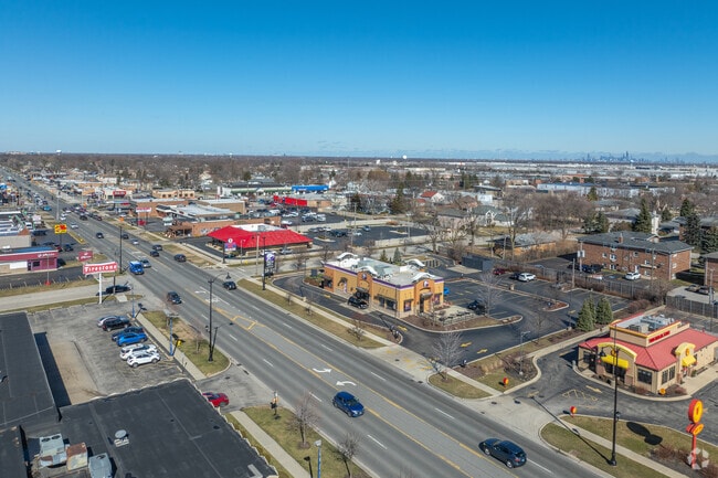 La Grange road runs through Countryside and provides residents with numerous shopping options.