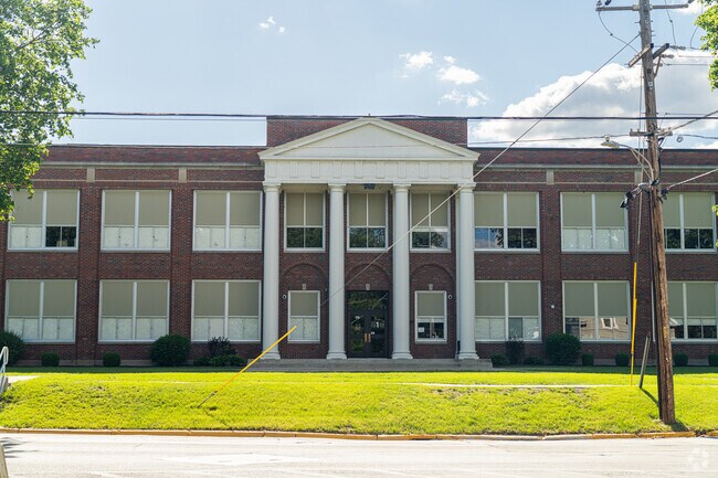 Oregon High School is located at 210 S 10th St Oregon, IL. 61061.