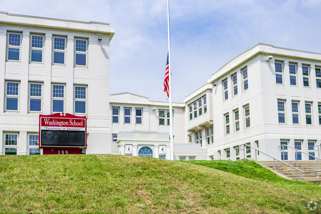 Washington Elementary School provides education to the community of Avondale
