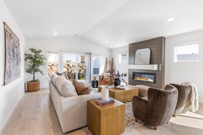 1256 NW Fairway Rd, Madras, OR 97741 - photo 5