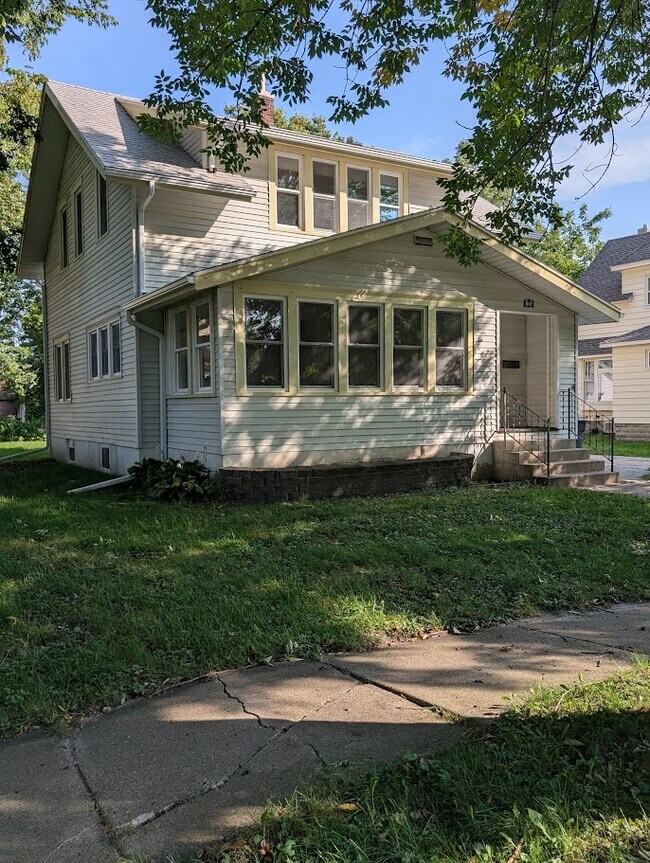 814 Becker Ave SW, Willmar, MN 56201