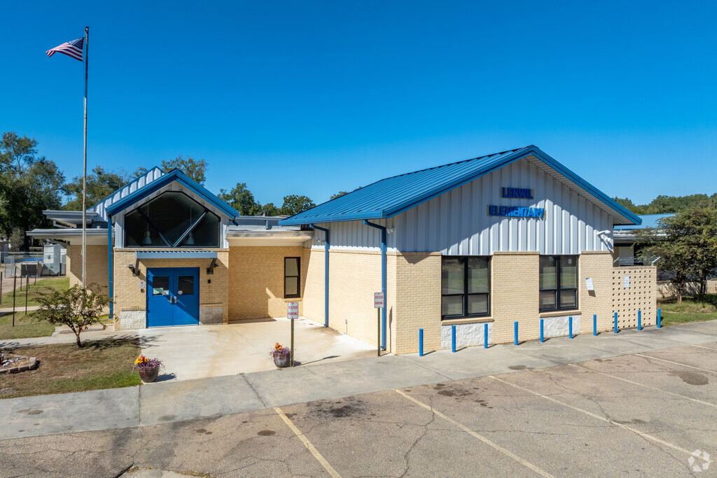 Lenwil Elementary School's mission is to provide academic and social skills for success.