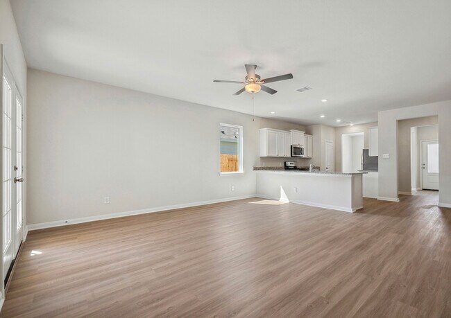 305 Fastboy Ln unit 37002042, Waller, TX 77484 - photo 2