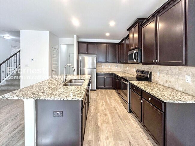 3995 Tyne Ct, Atlanta, GA 30349 - photo 3