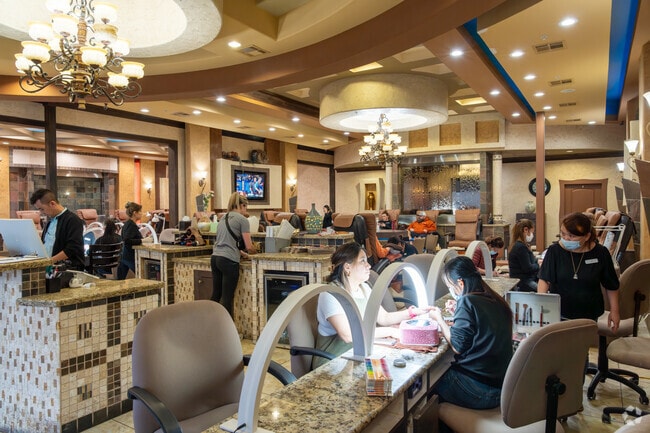 Rendon residents go to the local nail salons which are a short drive towards Ft Worth.