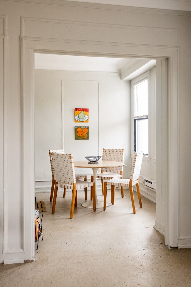 5440 Cass Ave, Detroit, MI 48202