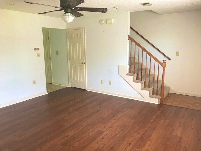 400 Wabarto Way, Nicholasville, KY 40356 - photo 2