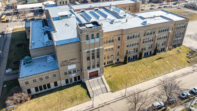 Carmen Middle School specializes in science and technology.
